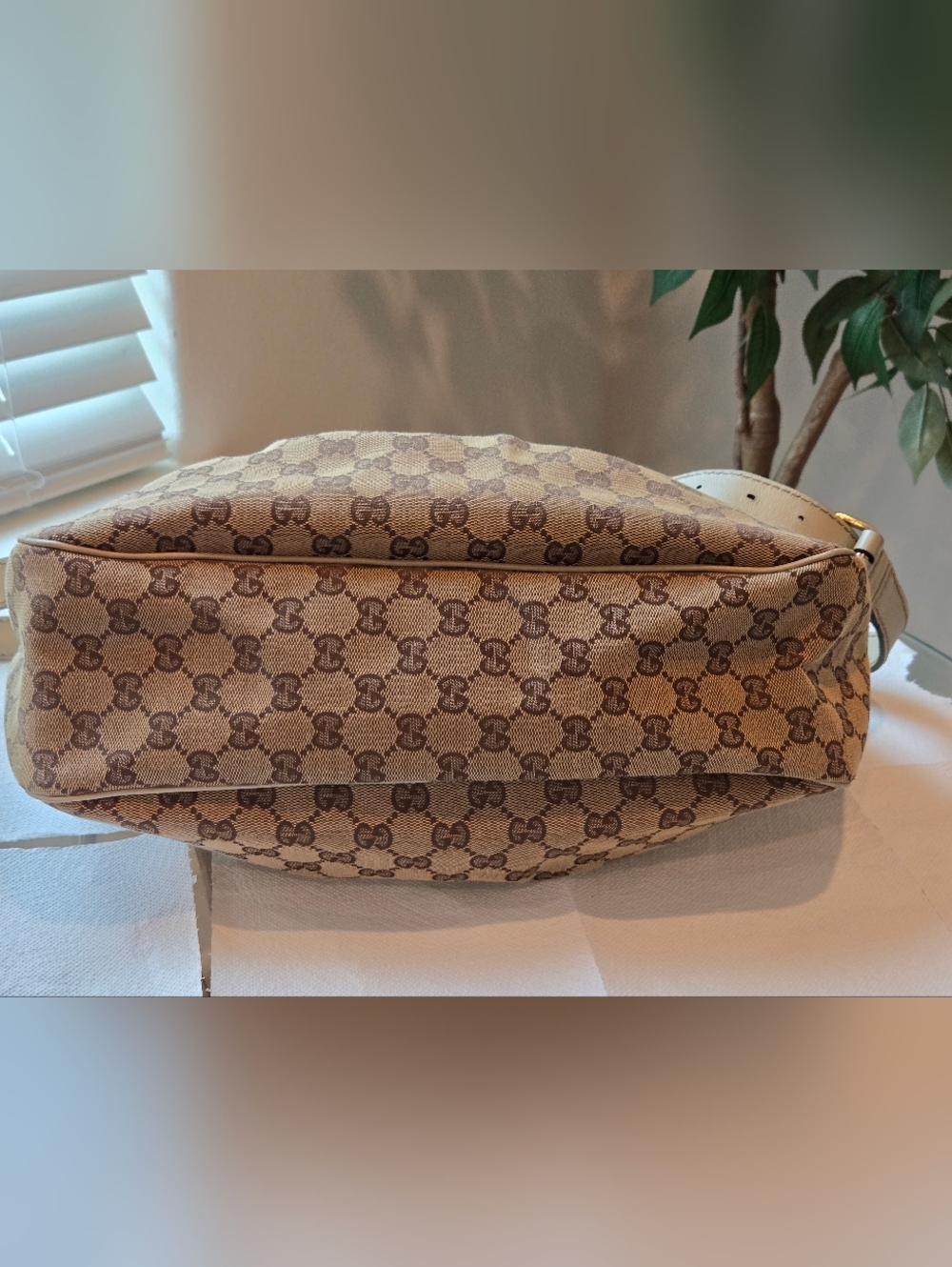 Gucci GG Canvas Sukey Shoulder Bag 296834 Beige Leather With Certificate Of AUTH - Picture 14 of 17
